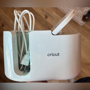 Cricut Mug Press- used twice, like new